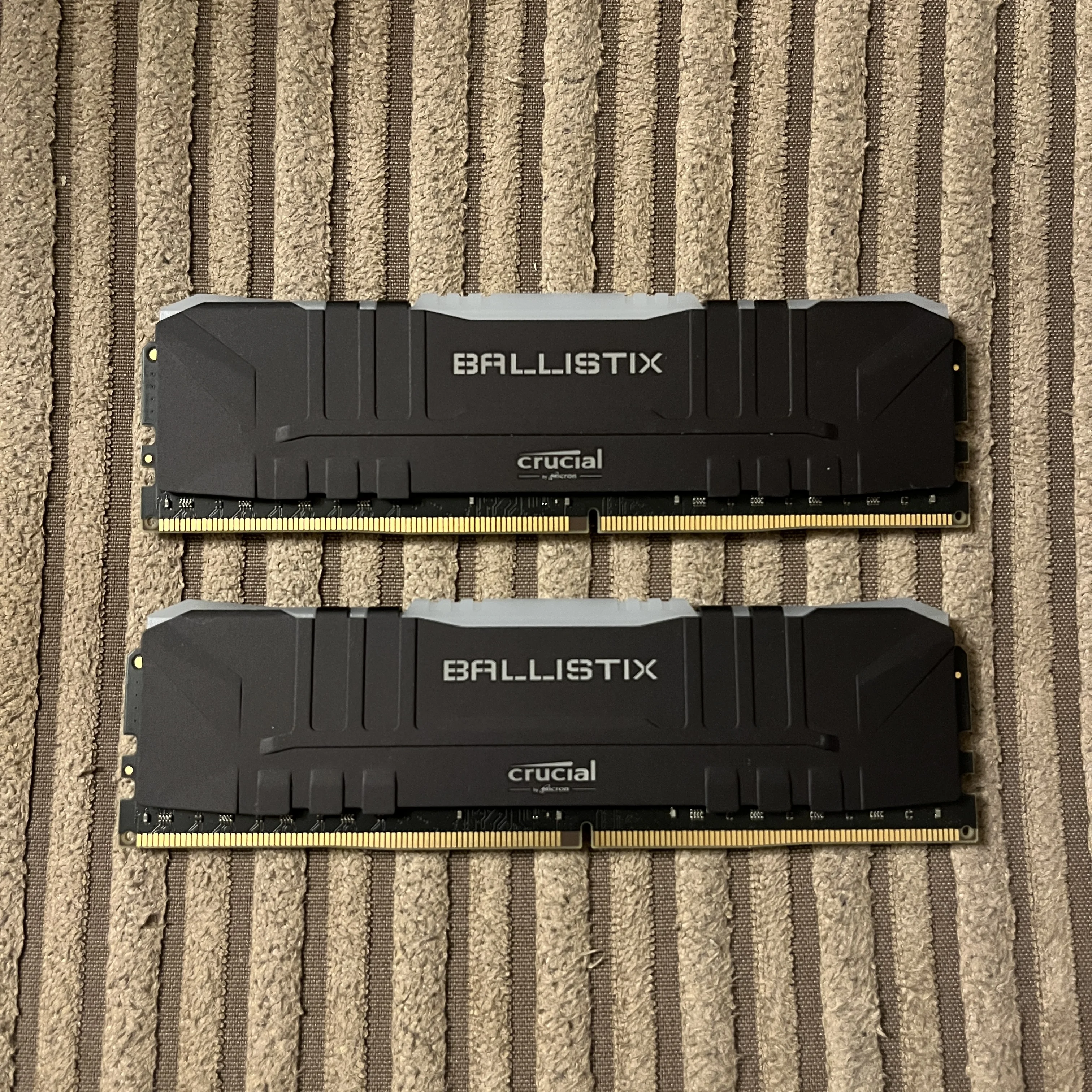 32GB (2x16GB) DDR4-3000MHz Black RGB Crucial Ballistix RAM 